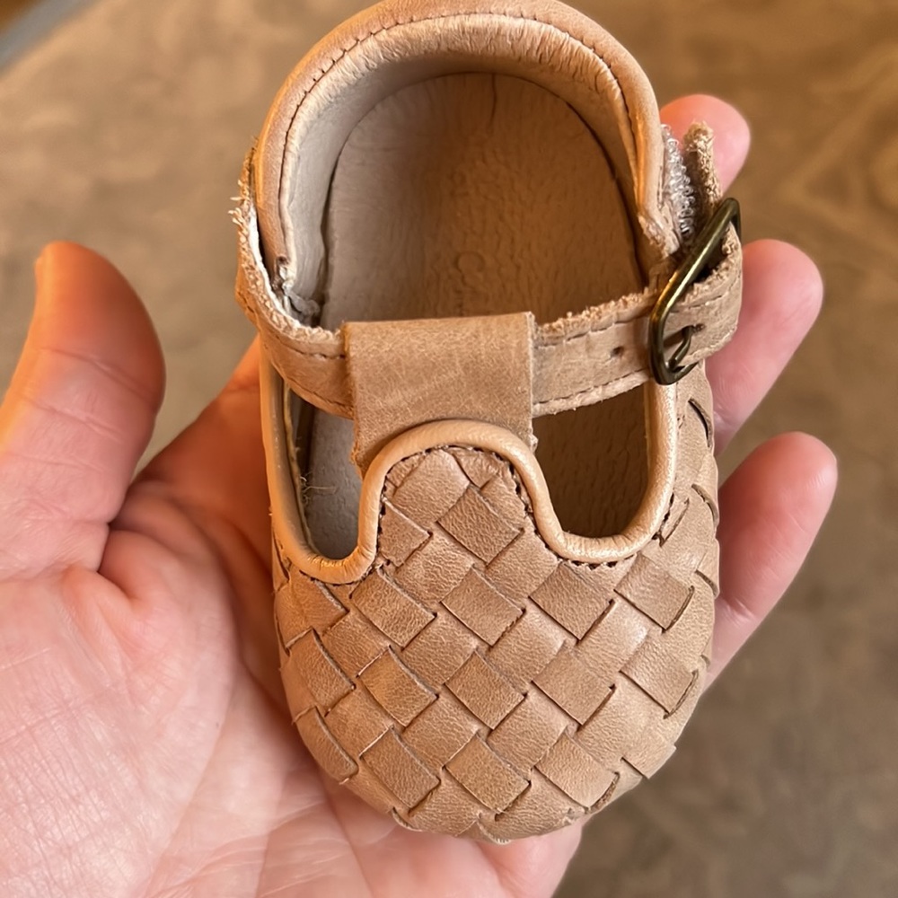 Consciously Baby Size 2 T-Straps